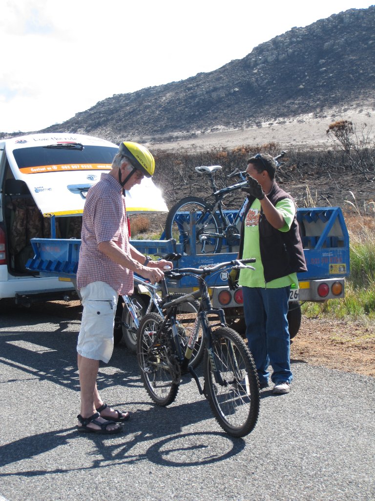 03-Biking to cape of Good Hope.JPG - Biking to Cape Point